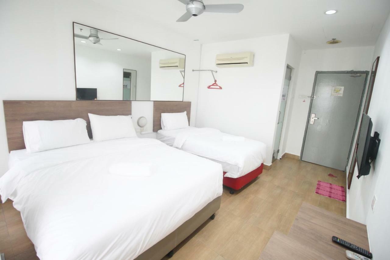 Tropical Hotel Kota Damansara Exterior photo
