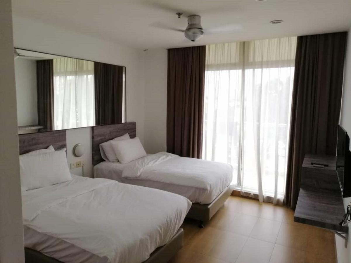 Tropical Hotel Kota Damansara Exterior photo